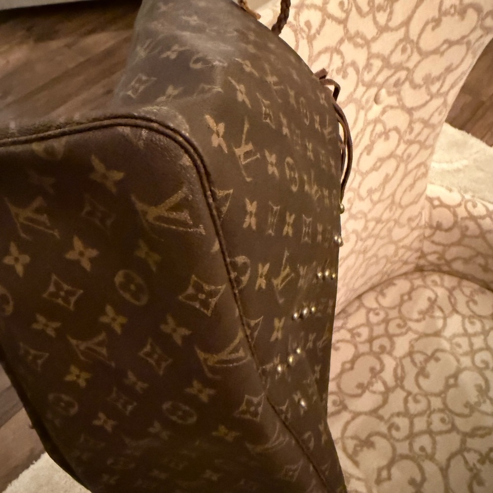Louis Vuitton Brown Tote with Fringe and Scarf - Picture 14 of 16